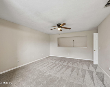 8745 Whispering Pines Drive - Photo Thumbnail 14