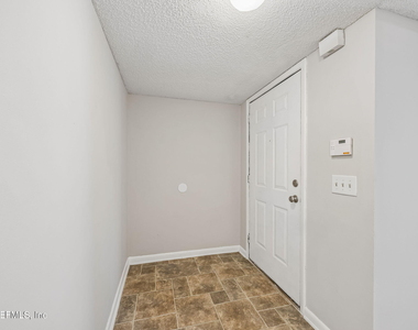 8745 Whispering Pines Drive - Photo Thumbnail 4