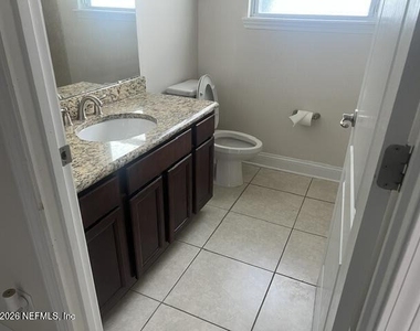 510 Meldrum Lane - Photo Thumbnail 2