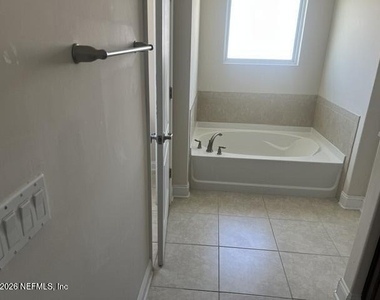 510 Meldrum Lane - Photo Thumbnail 4