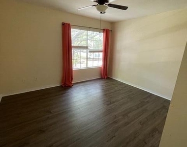 13703 Richmond Park Drive N - Photo Thumbnail 15
