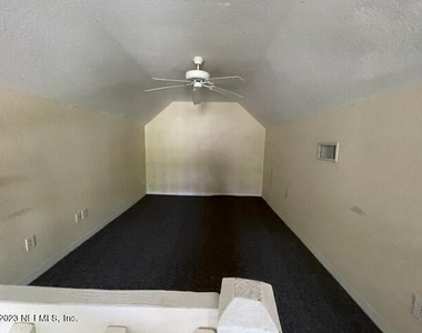 13703 Richmond Park Drive N - Photo Thumbnail 13