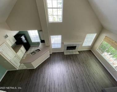 13703 Richmond Park Drive N - Photo Thumbnail 14