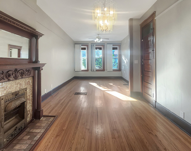 2333 S Lawndale Avenue - Photo Thumbnail 1