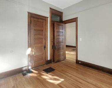 2333 S Lawndale Avenue - Photo Thumbnail 30