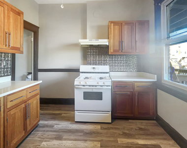 2333 S Lawndale Avenue - Photo Thumbnail 10