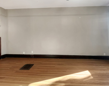 2333 S Lawndale Avenue - Photo Thumbnail 9