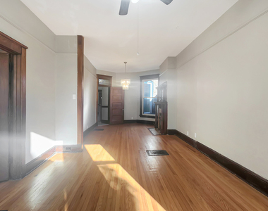 2333 S Lawndale Avenue - Photo Thumbnail 4