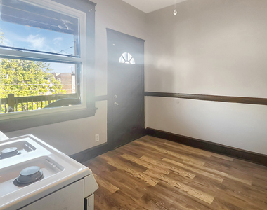 2333 S Lawndale Avenue - Photo Thumbnail 27