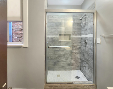 2333 S Lawndale Avenue - Photo Thumbnail 17