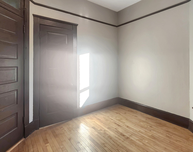2333 S Lawndale Avenue - Photo Thumbnail 34