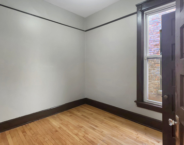 2333 S Lawndale Avenue - Photo Thumbnail 15