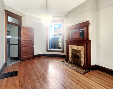 2333 S Lawndale Avenue - Photo Thumbnail 3