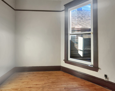 2333 S Lawndale Avenue - Photo Thumbnail 21
