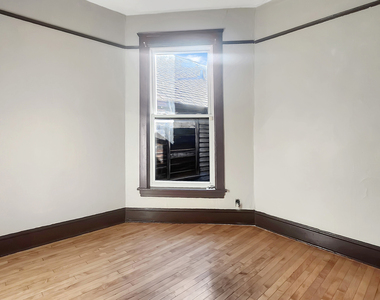 2333 S Lawndale Avenue - Photo Thumbnail 20