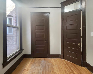 2333 S Lawndale Avenue - Photo Thumbnail 32