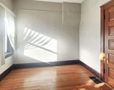 2333 S Lawndale Avenue - Photo Thumbnail 29