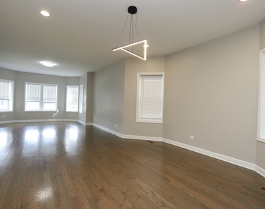 3138 N Marmora Avenue - Photo Thumbnail 2
