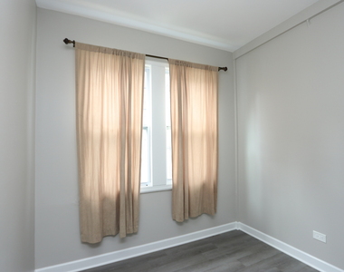 3138 N Marmora Avenue - Photo Thumbnail 11