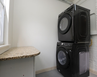 3138 N Marmora Avenue - Photo Thumbnail 13