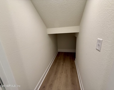 3435 Auvenshine Way - Photo Thumbnail 16