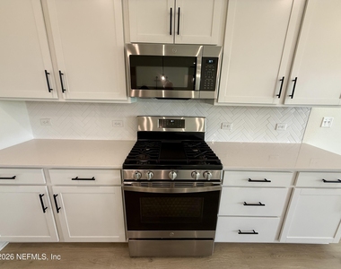 3435 Auvenshine Way - Photo Thumbnail 8