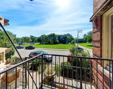 350 E 50th Street - Photo Thumbnail 3