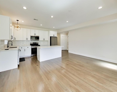 350 E 50th Street - Photo Thumbnail 9