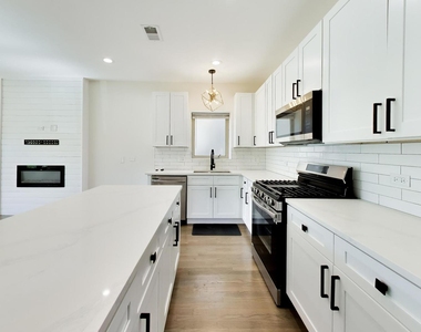 350 E 50th Street - Photo Thumbnail 10
