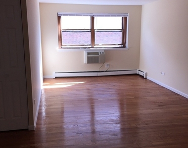 1025 W Hollywood Avenue - Photo Thumbnail 3