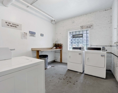 1239 W Greenleaf Avenue - Photo Thumbnail 14