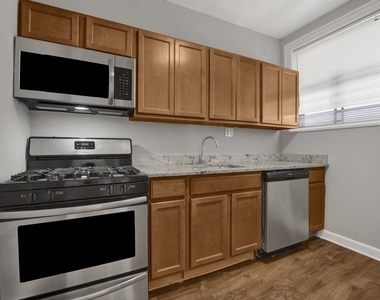 1239 W Greenleaf Avenue - Photo Thumbnail 5