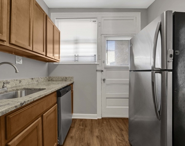 1239 W Greenleaf Avenue - Photo Thumbnail 6