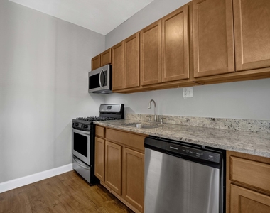 1239 W Greenleaf Avenue - Photo Thumbnail 7