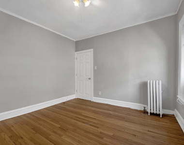 1239 W Greenleaf Avenue - Photo Thumbnail 10