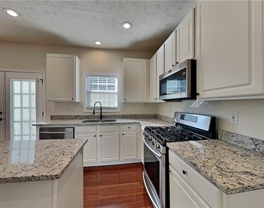 2950 Belshire Trail - Photo Thumbnail 4