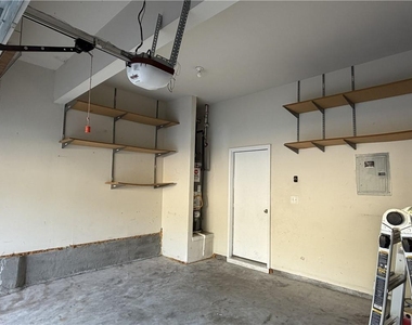 945 Tree Top Drive - Photo Thumbnail 9