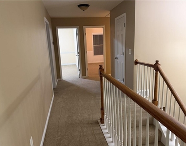 945 Tree Top Drive - Photo Thumbnail 2