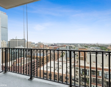 210 S Des Plaines Street - Photo Thumbnail 13