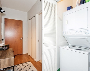 210 S Des Plaines Street - Photo Thumbnail 3