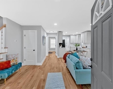 786 Neal Street Nw - Photo Thumbnail 2