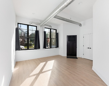3300 N Racine Avenue - Photo Thumbnail 1