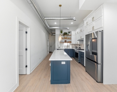 3300 N Racine Avenue - Photo Thumbnail 3