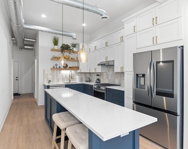 3300 N Racine Avenue - Photo Thumbnail 2