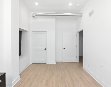 3300 N Racine Avenue - Photo Thumbnail 4
