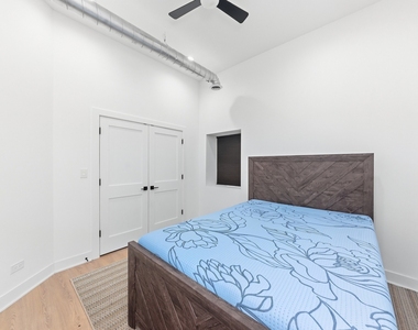 3300 N Racine Avenue - Photo Thumbnail 8