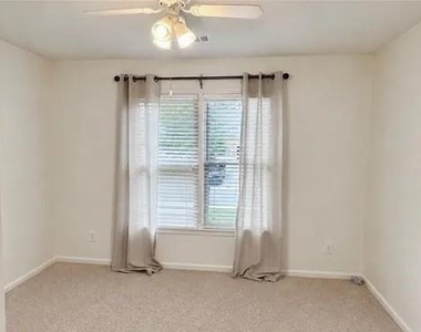 2640 Gentry Walk Court - Photo Thumbnail 7