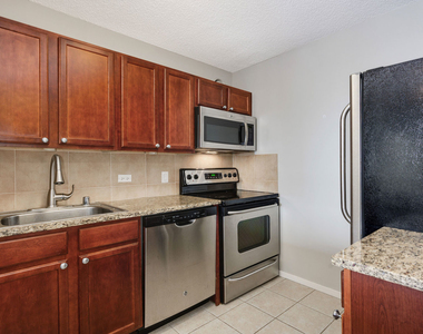 30 E Huron Street - Photo Thumbnail 5