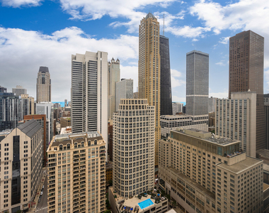 30 E Huron Street - Photo Thumbnail 12