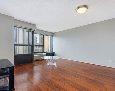 30 E Huron Street - Photo Thumbnail 2